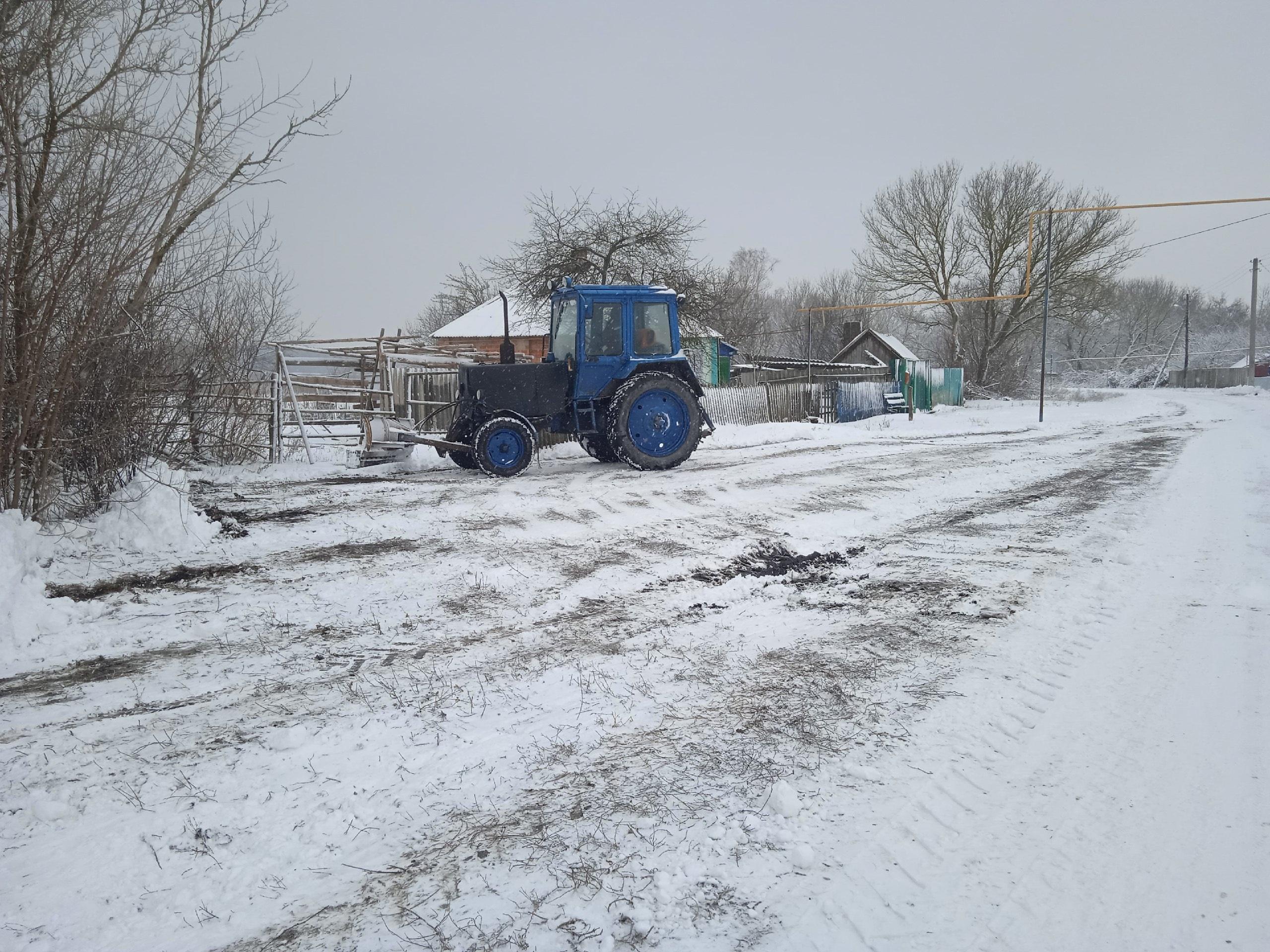 Очистка дорог от снега..