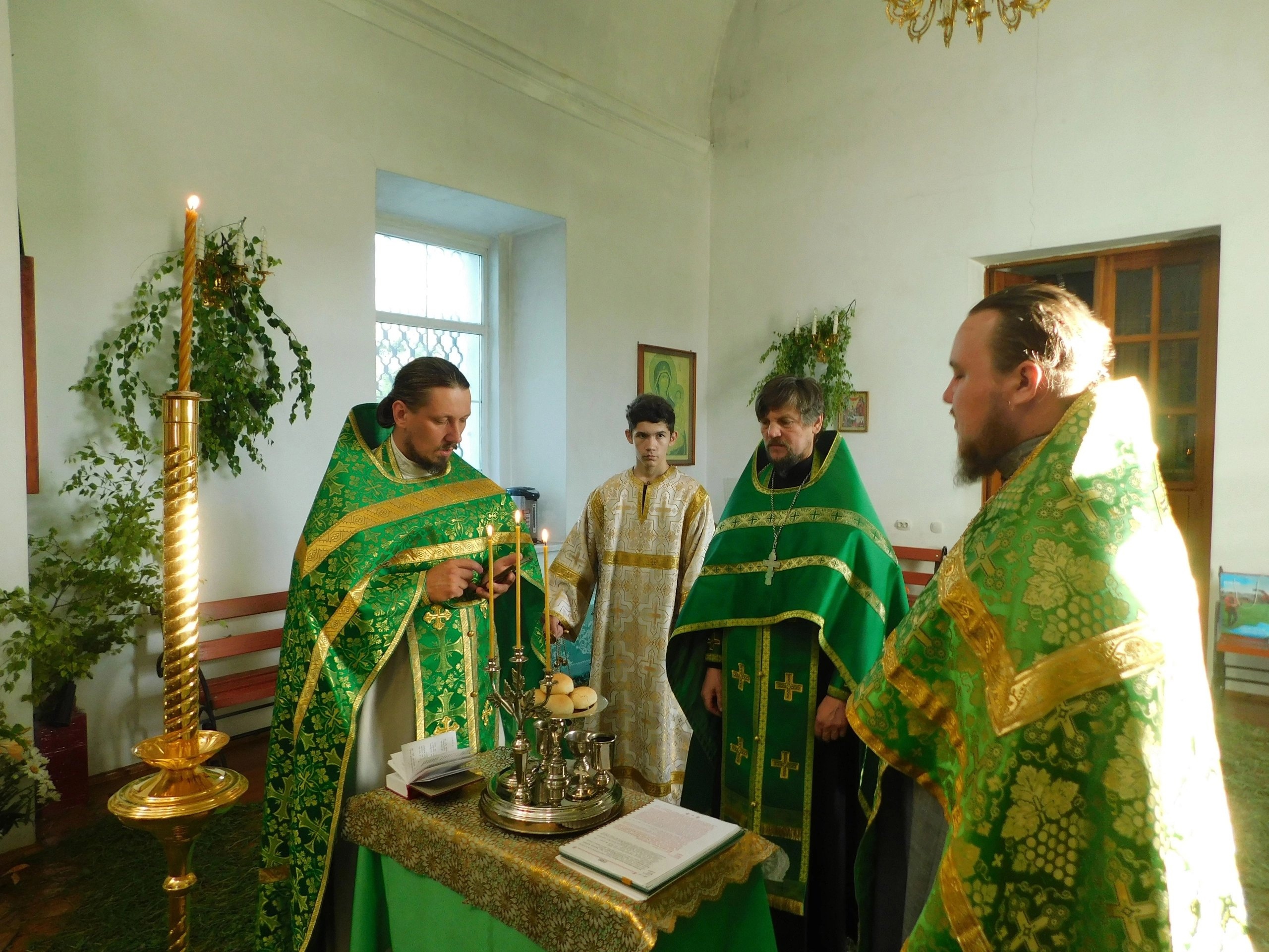 Праздничное Богослужение.