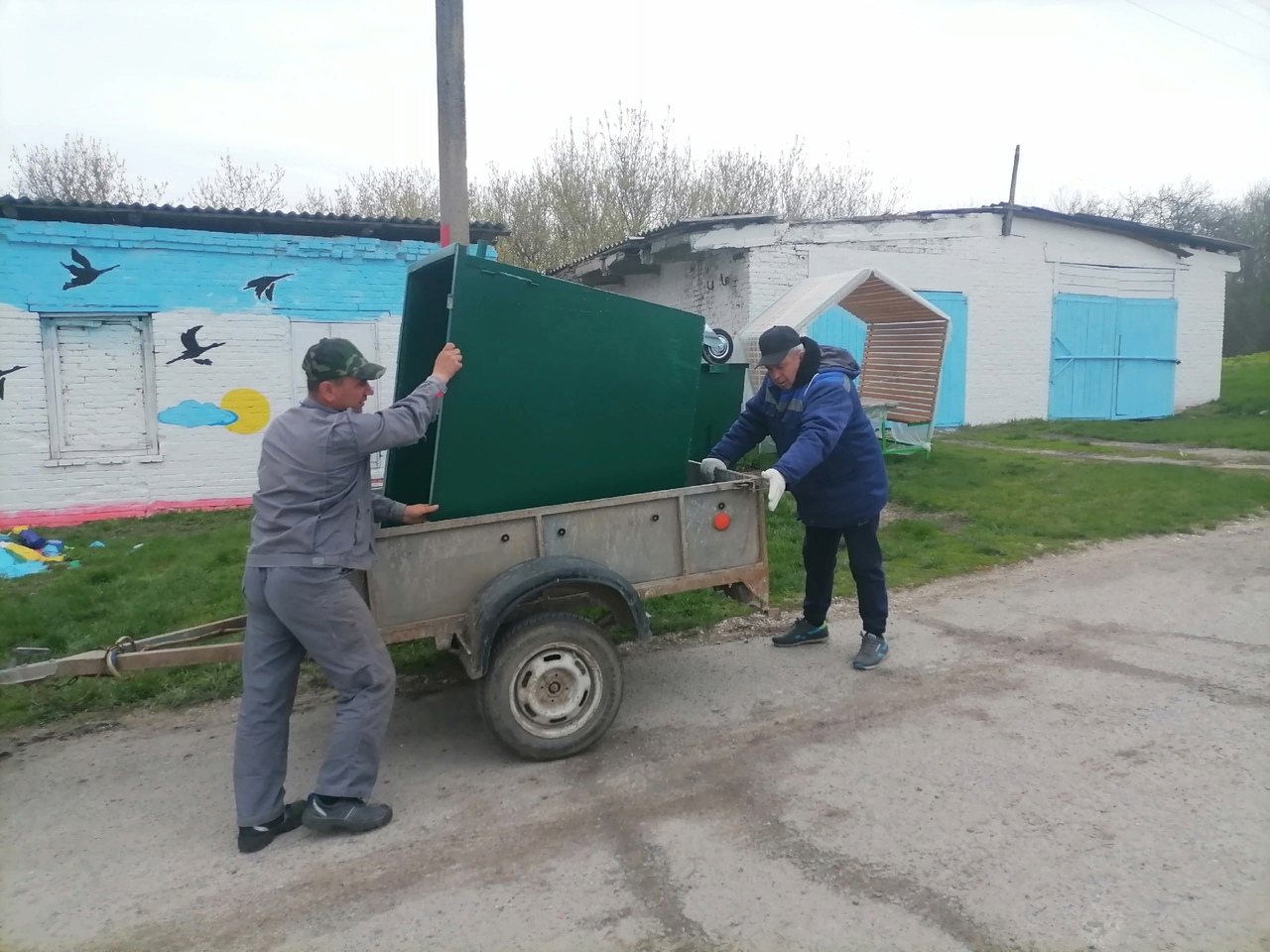 В работе местного самоуправления трудно переоценить работу наших активных и неравнодушных жителей,.