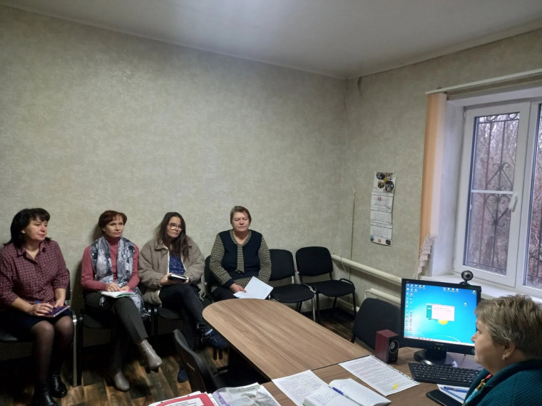 Сегодня прошла расширенная планёрка главы администрации Елены Тютюниковой с руководителями учреждений.. Сегодня прошла расширенная планёрка главы администрации Елены Тютюниковой с руководителями учреждений..